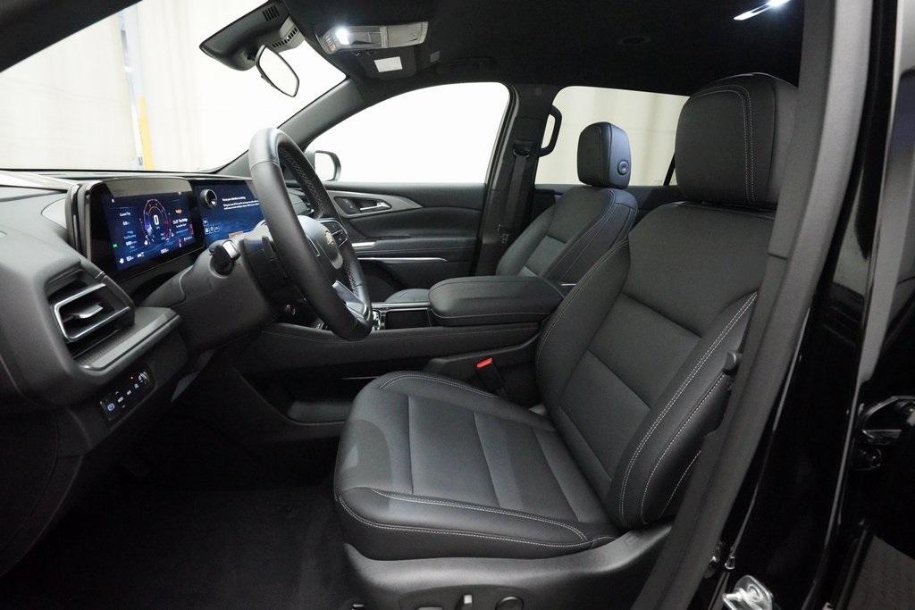 used 2025 Chevrolet Traverse car, priced at $41,044