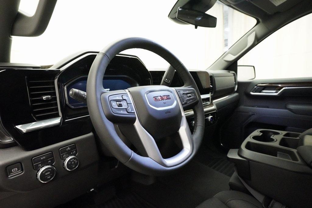 used 2025 GMC Sierra 1500 car, priced at $47,036