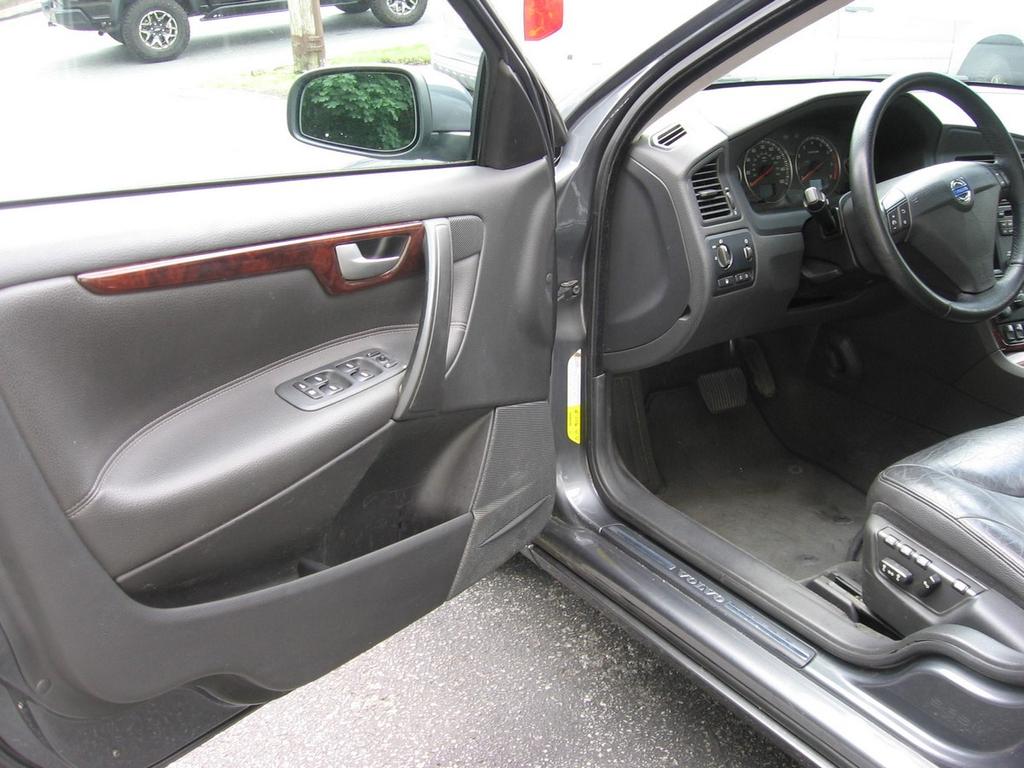 used 2006 Volvo S60 car, priced at $4,900