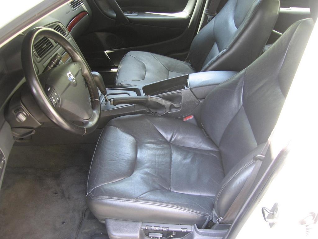 used 2004 Volvo S60 car, priced at $5,200