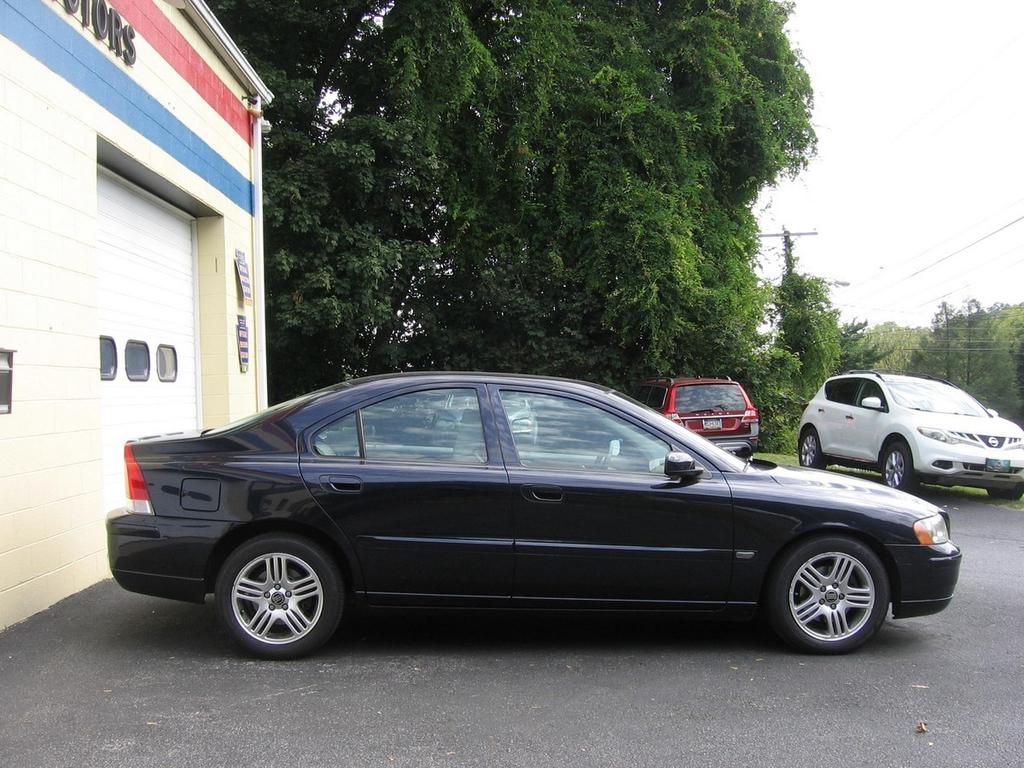 used 2006 Volvo S60 car, priced at $5,500