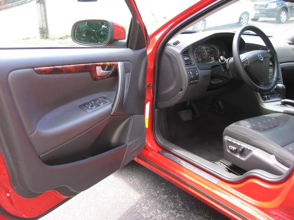 used 2007 Volvo S60 car, priced at $11,000