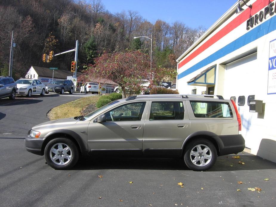 used 2005 Volvo XC70 car, priced at $7,000