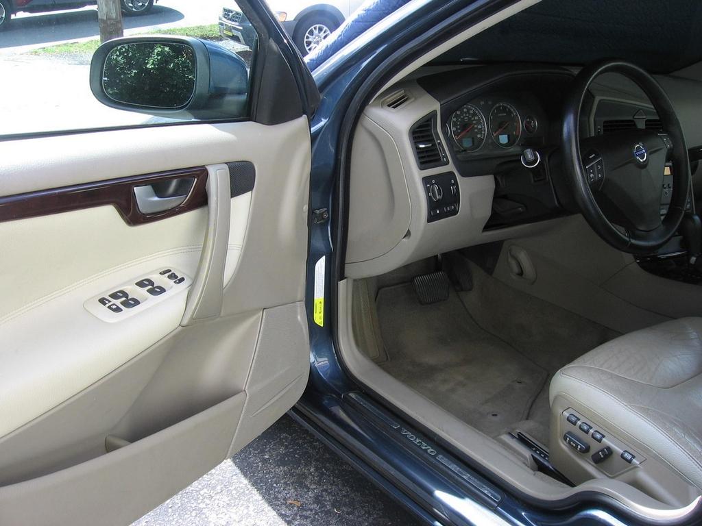 used 2007 Volvo S60 car, priced at $6,000