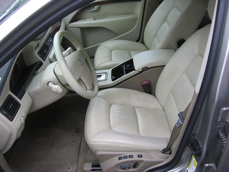 used 2008 Volvo V70 car, priced at $7,000