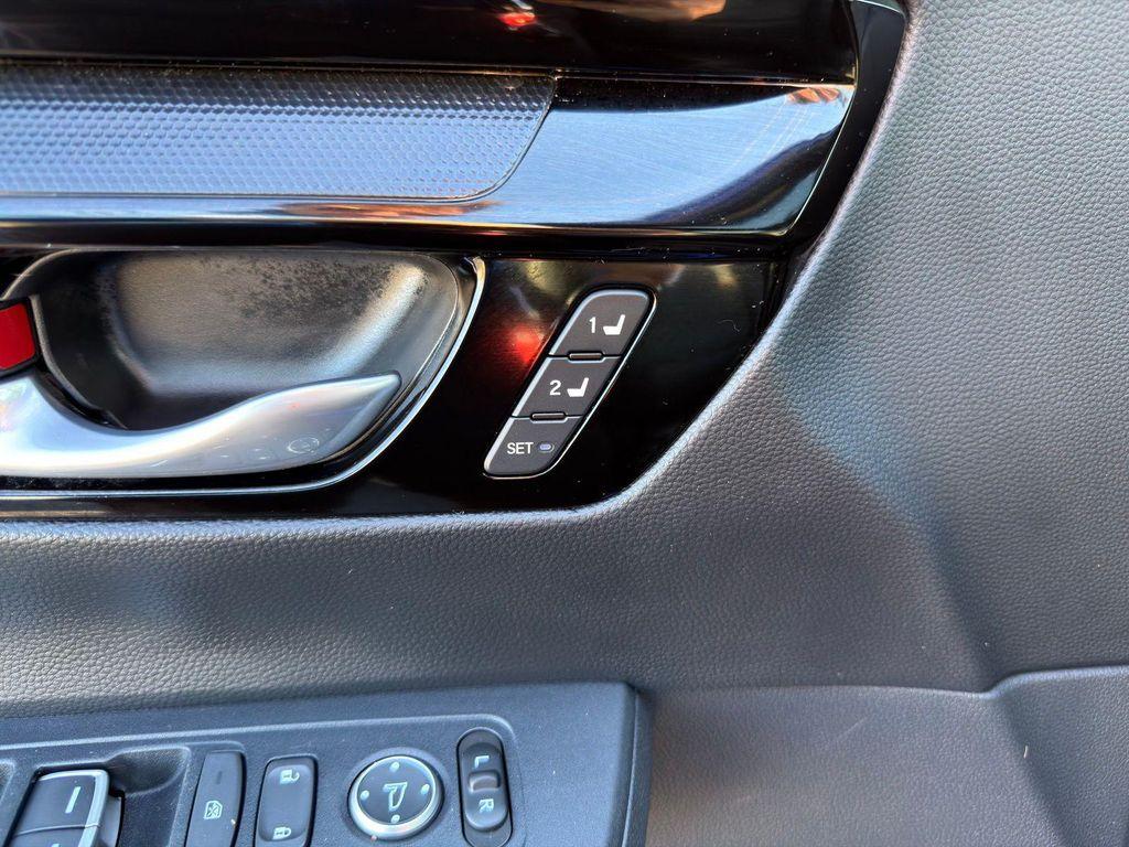 used 2024 Honda CR-V Hybrid car, priced at $33,400