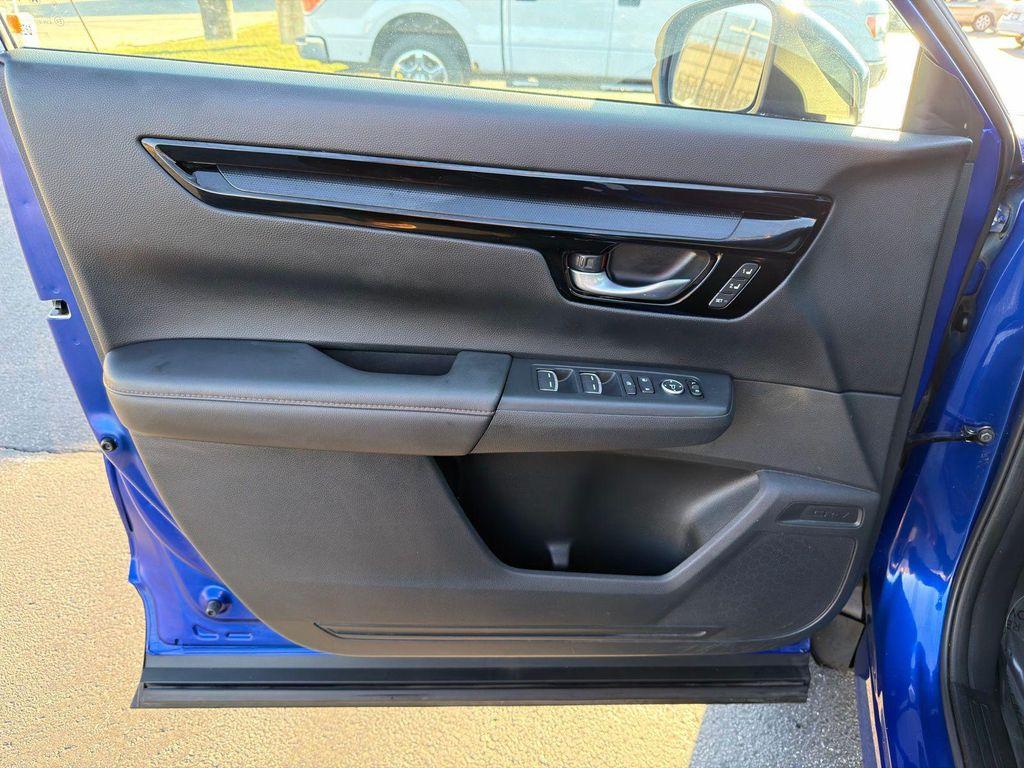 used 2024 Honda CR-V Hybrid car, priced at $33,400