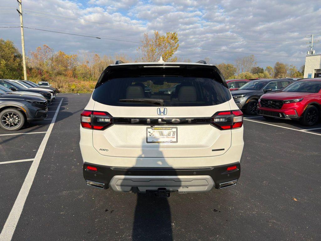 used 2025 Honda Pilot car, priced at $44,900