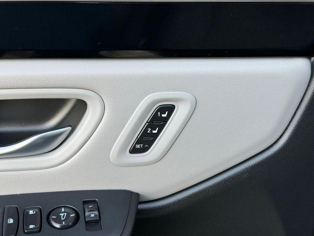 used 2025 Honda Pilot car, priced at $44,900