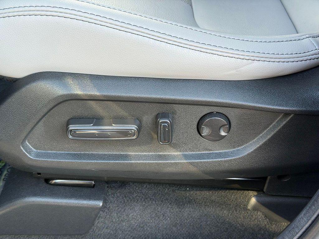 used 2025 Honda Pilot car, priced at $44,900