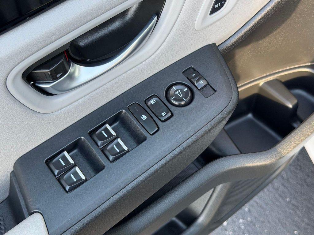 used 2025 Honda Pilot car, priced at $44,900