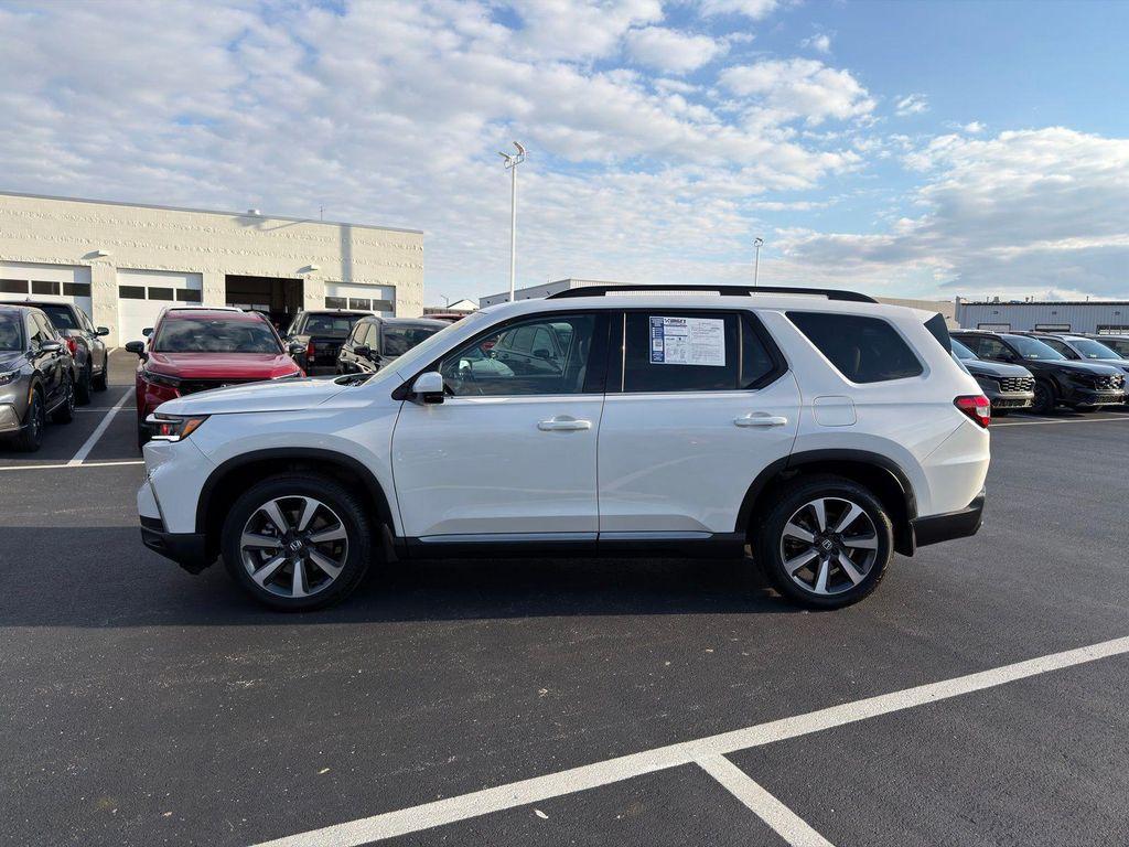 used 2025 Honda Pilot car, priced at $44,900