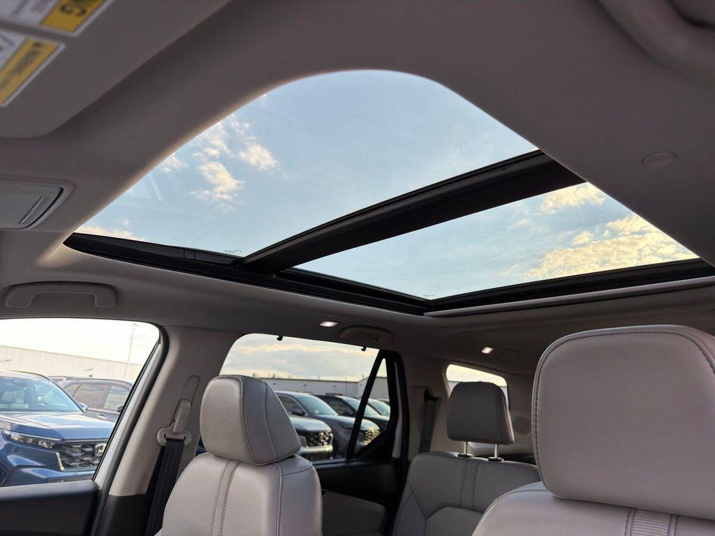 used 2025 Honda Pilot car, priced at $44,900