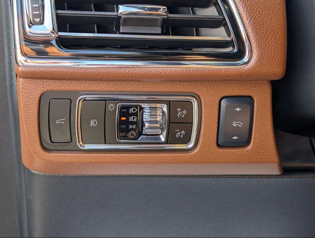 used 2024 Lincoln Navigator car, priced at $76,800