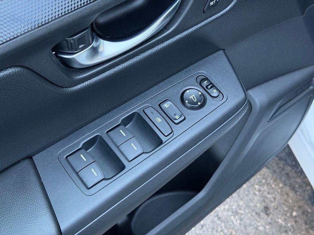 used 2025 Honda CR-V Hybrid car, priced at $35,800