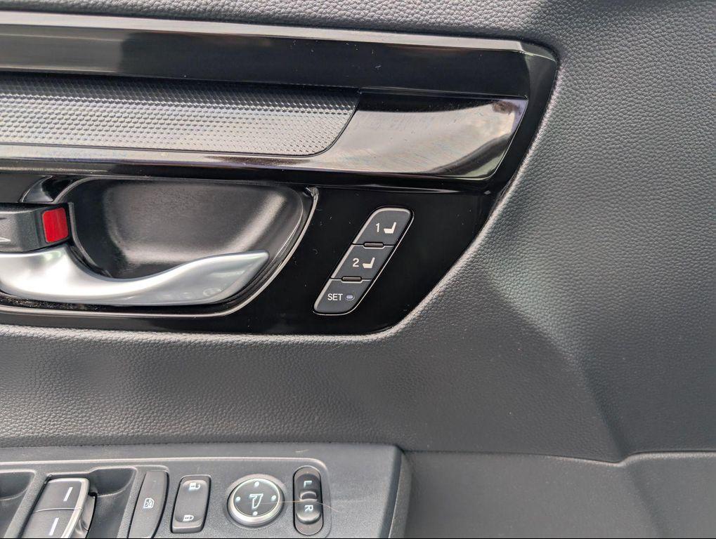 used 2024 Honda CR-V car, priced at $30,900