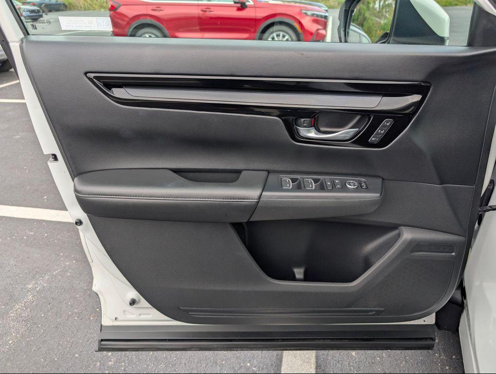 used 2024 Honda CR-V car, priced at $30,900