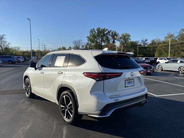 used 2021 Toyota Highlander car, priced at $35,900