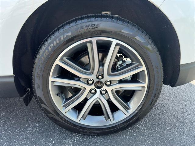 used 2024 Ford Edge car, priced at $32,900