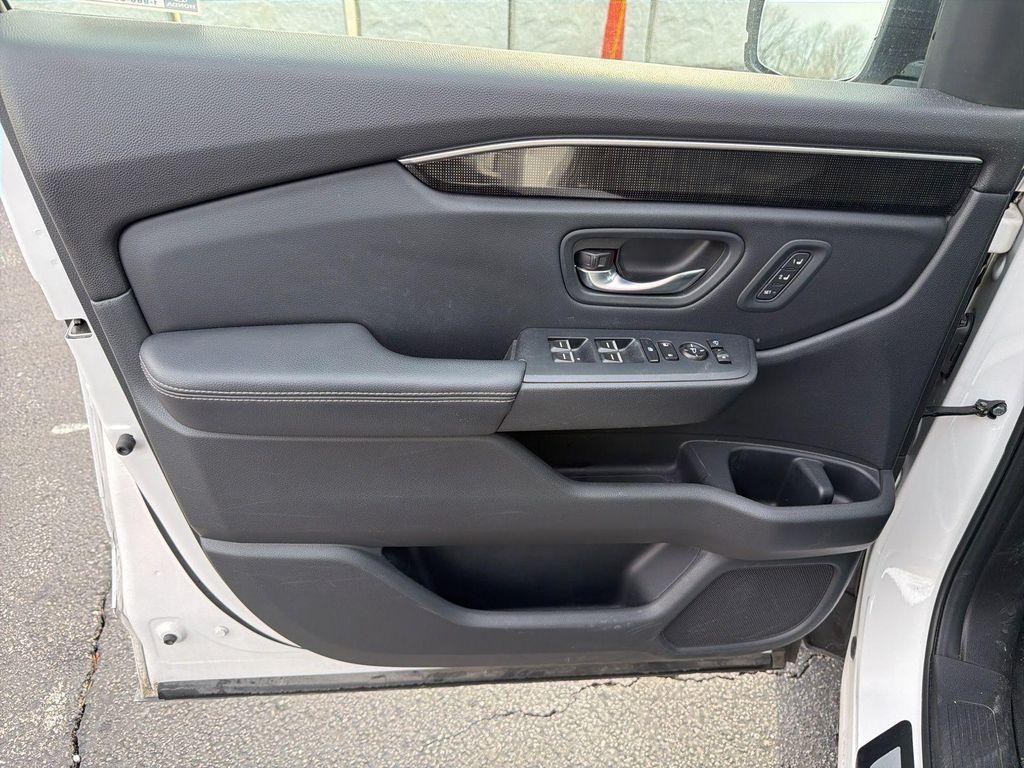 used 2023 Honda Pilot car, priced at $41,800