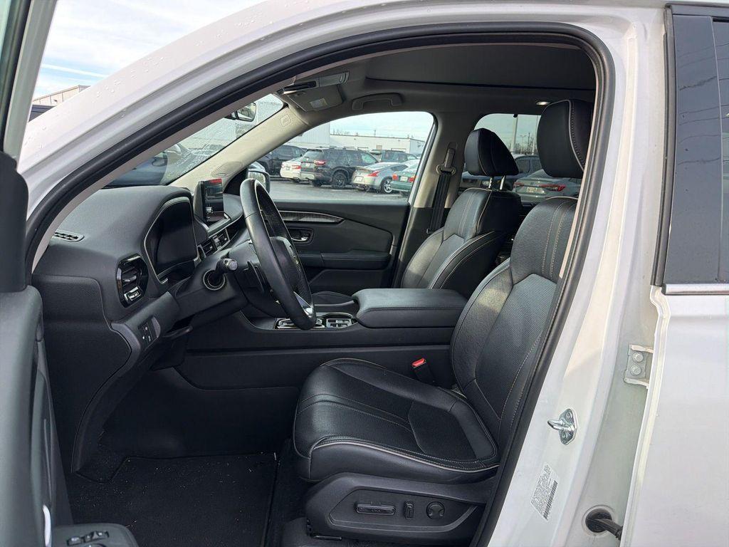used 2023 Honda Pilot car, priced at $41,800