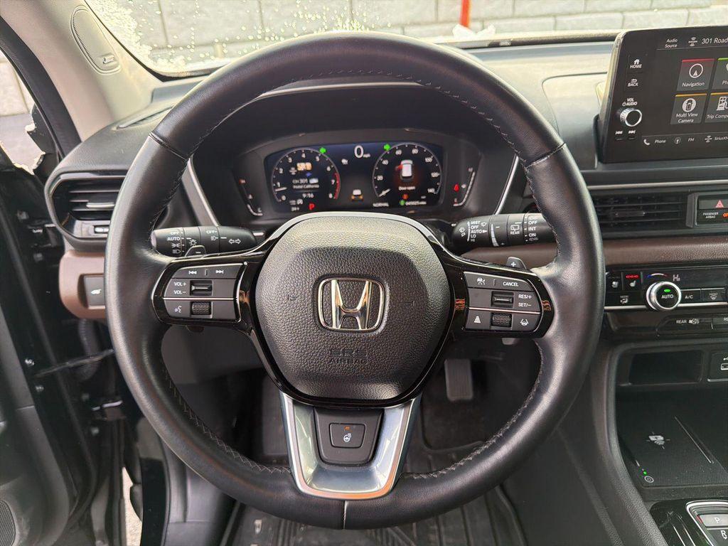 used 2023 Honda Pilot car, priced at $42,400