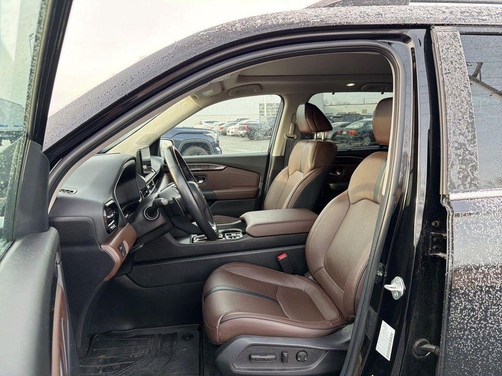 used 2023 Honda Pilot car, priced at $42,400