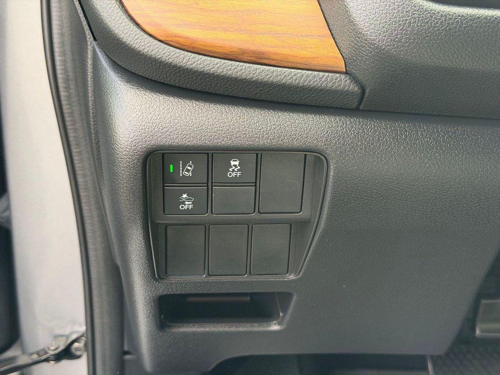 used 2022 Honda CR-V car, priced at $28,900