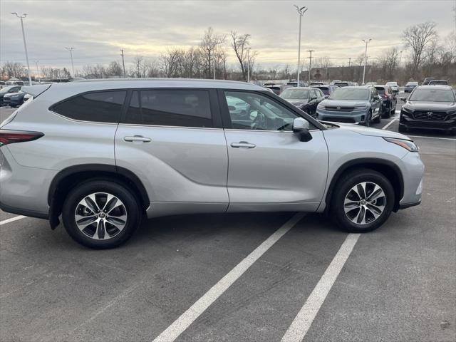 used 2024 Toyota Highlander car, priced at $42,900