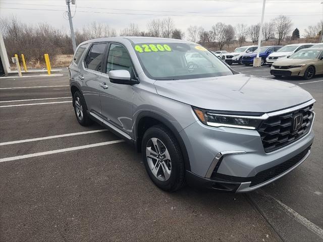 used 2025 Honda Pilot car, priced at $42,800