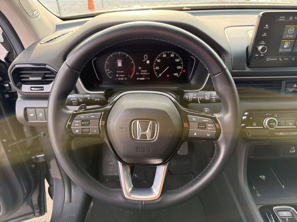 used 2024 Honda Pilot car, priced at $41,900