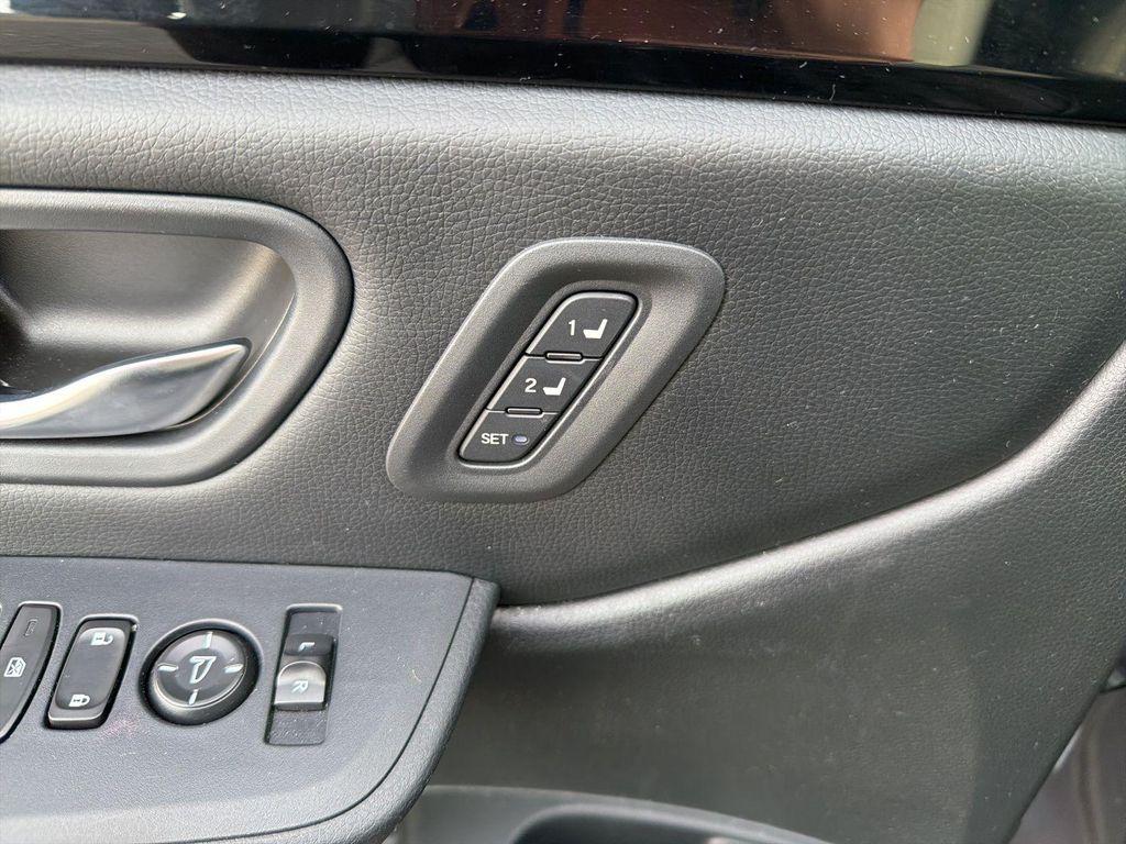 used 2024 Honda Pilot car, priced at $41,900