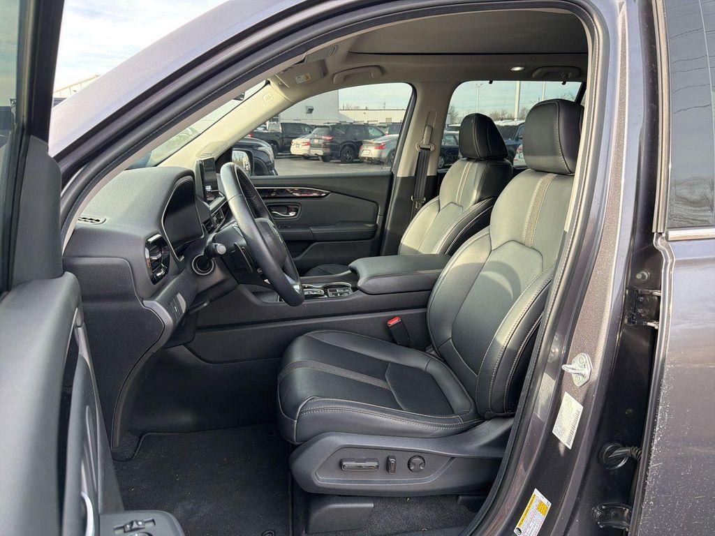 used 2024 Honda Pilot car, priced at $41,900