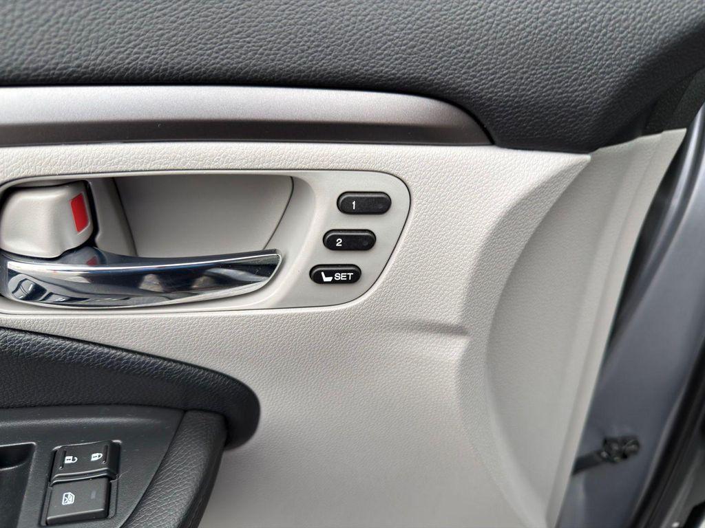 used 2021 Honda Pilot car, priced at $21,900