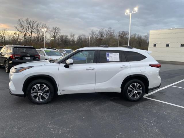 used 2022 Toyota Highlander Hybrid car, priced at $39,800