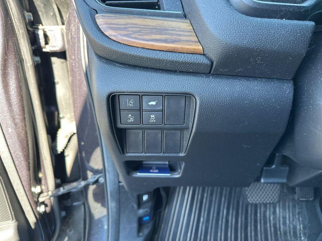 used 2018 Honda CR-V car, priced at $17,400