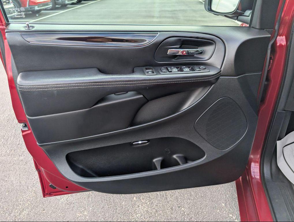 used 2016 Chrysler Town & Country car, priced at $10,400