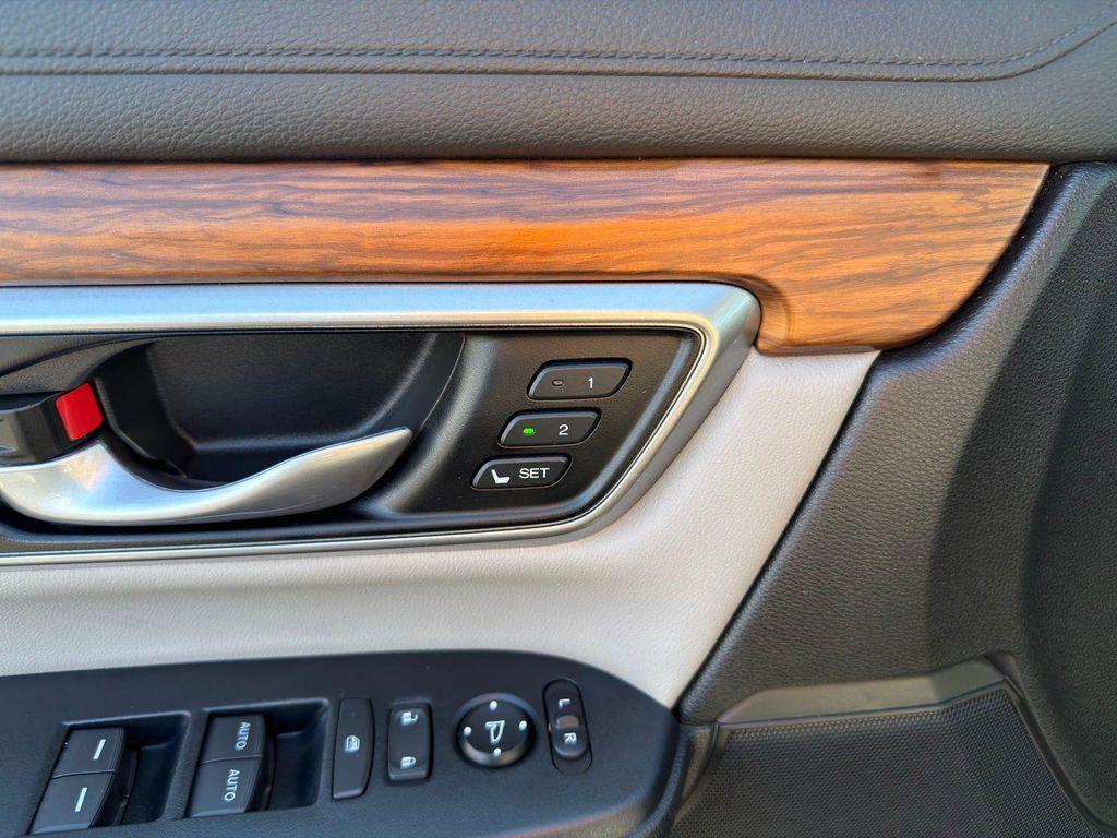 used 2022 Honda CR-V car, priced at $28,900