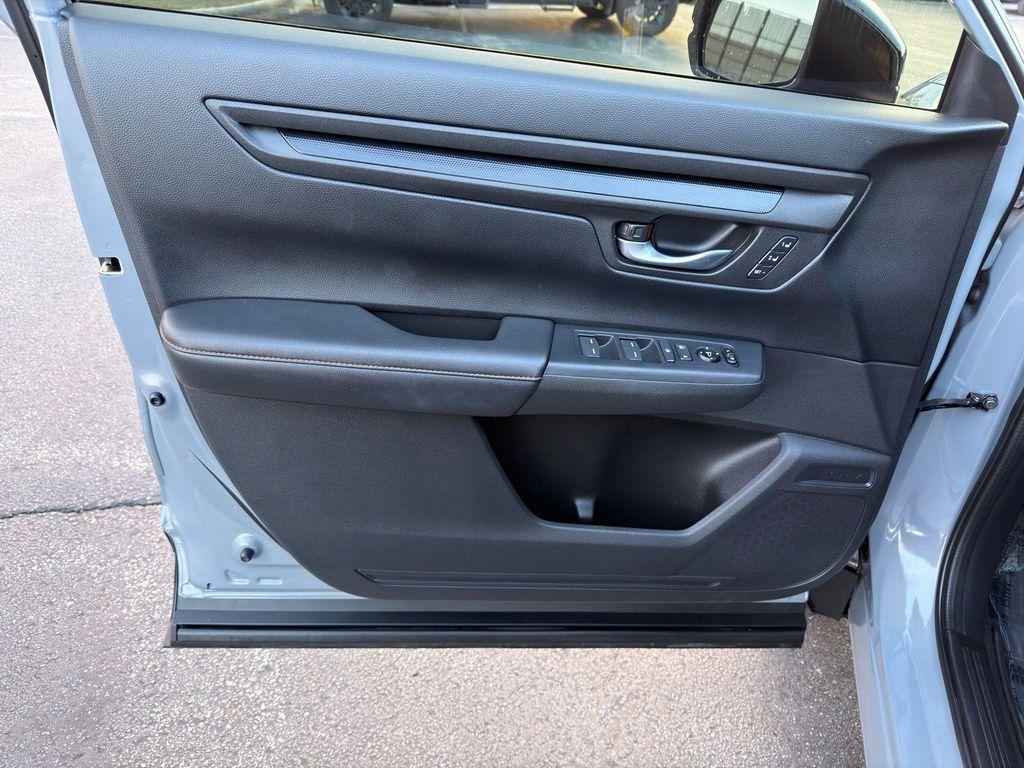 used 2024 Honda CR-V Hybrid car, priced at $34,400