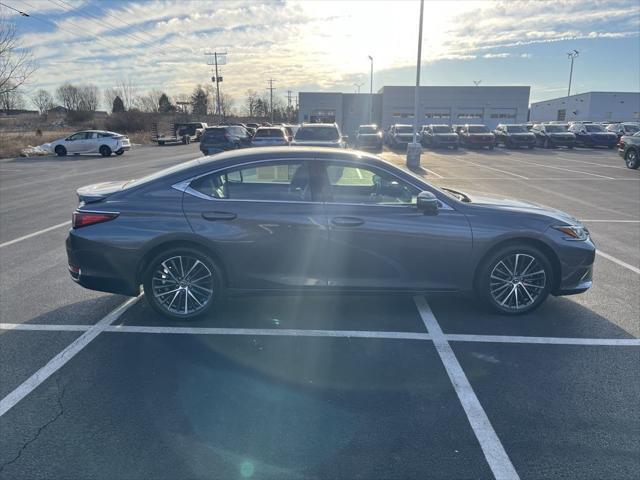 used 2023 Lexus ES 300h car, priced at $37,400