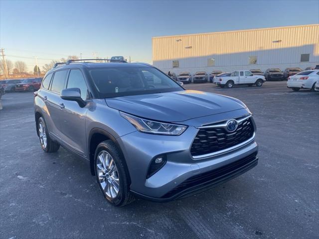 used 2022 Toyota Highlander Hybrid car, priced at $41,800