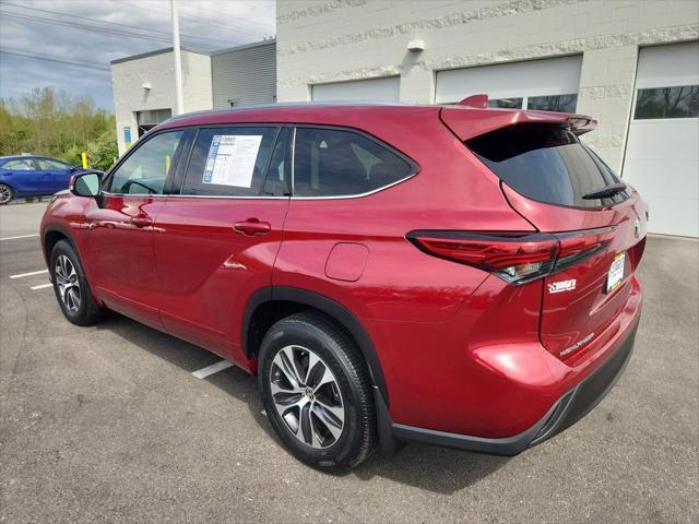 used 2020 Toyota Highlander car, priced at $33,400