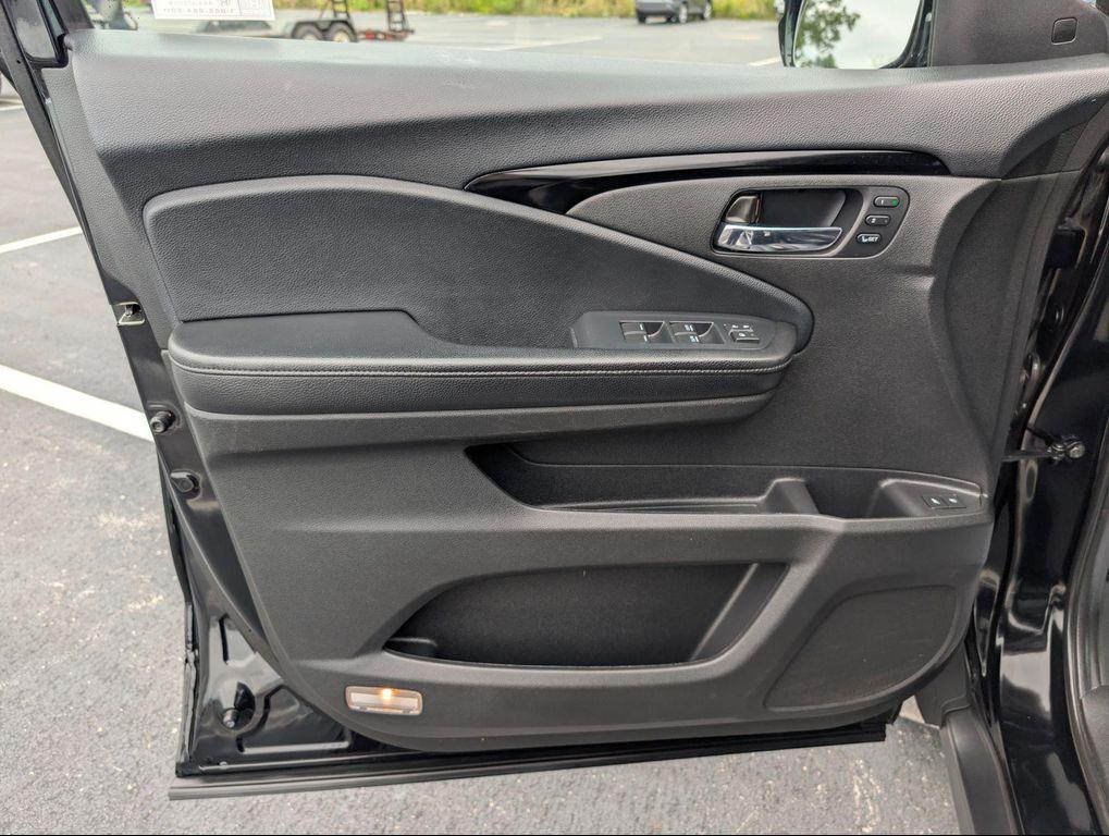 used 2020 Honda Pilot car, priced at $21,900