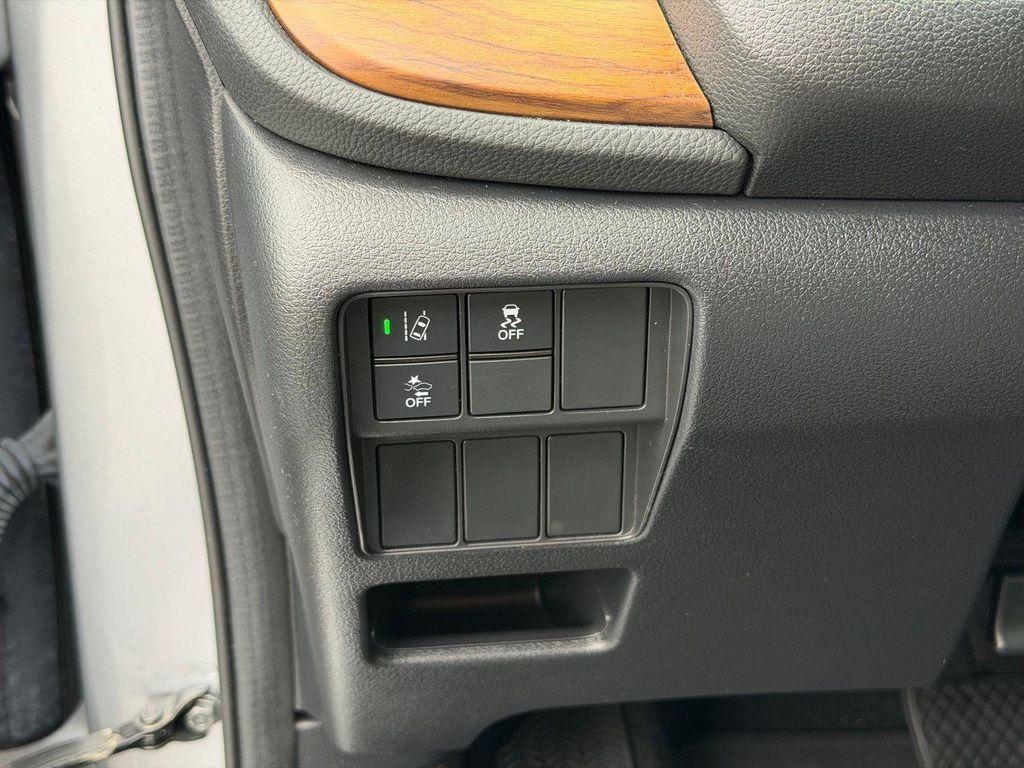 used 2021 Honda CR-V car, priced at $25,900