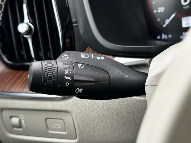 used 2020 Volvo XC60 car, priced at $27,400