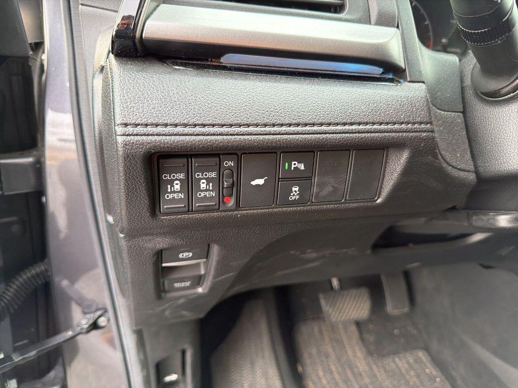 used 2025 Honda Odyssey car, priced at $43,400