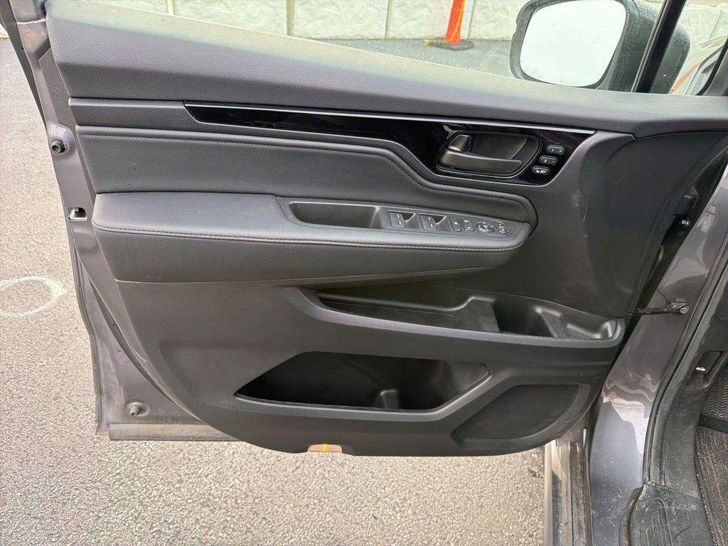 used 2025 Honda Odyssey car, priced at $43,400