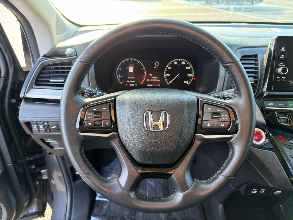 used 2025 Honda Odyssey car, priced at $43,400