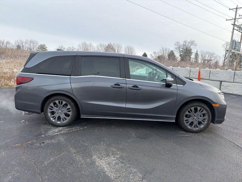 used 2025 Honda Odyssey car, priced at $43,400