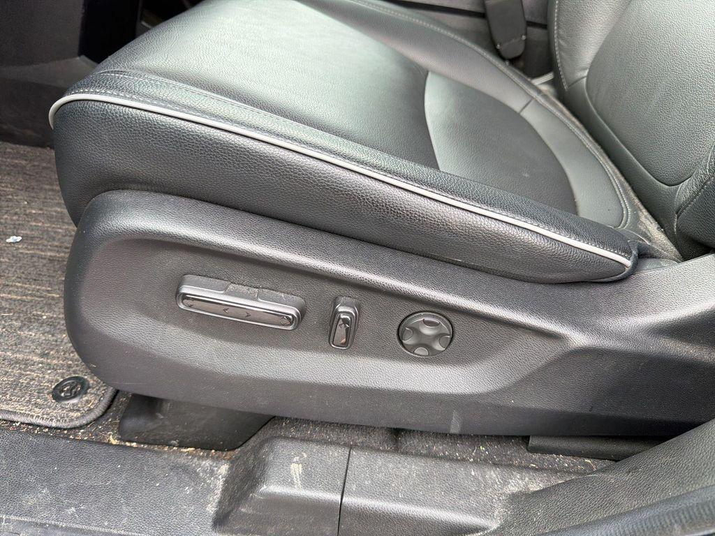 used 2025 Honda Odyssey car, priced at $43,400